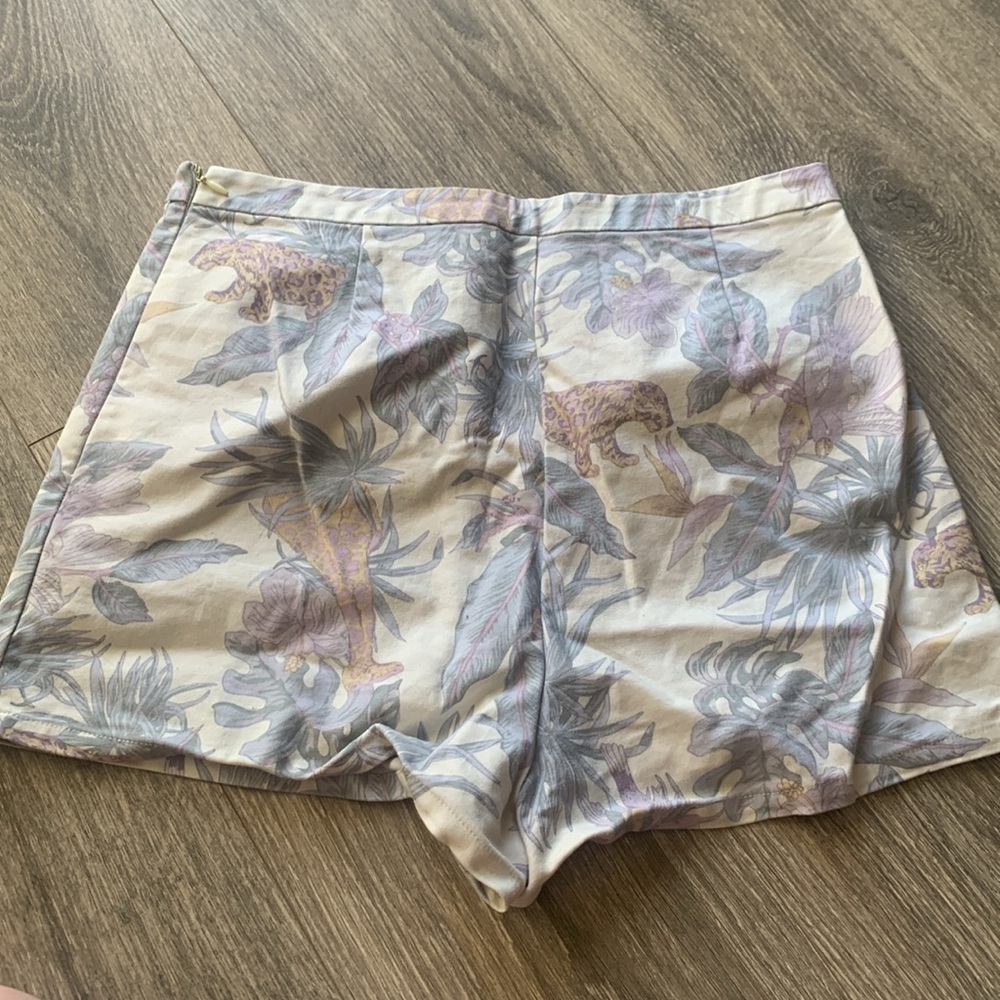 Safari/Jungle High Waisted Shorts Size 10 - Picture 2 of 7